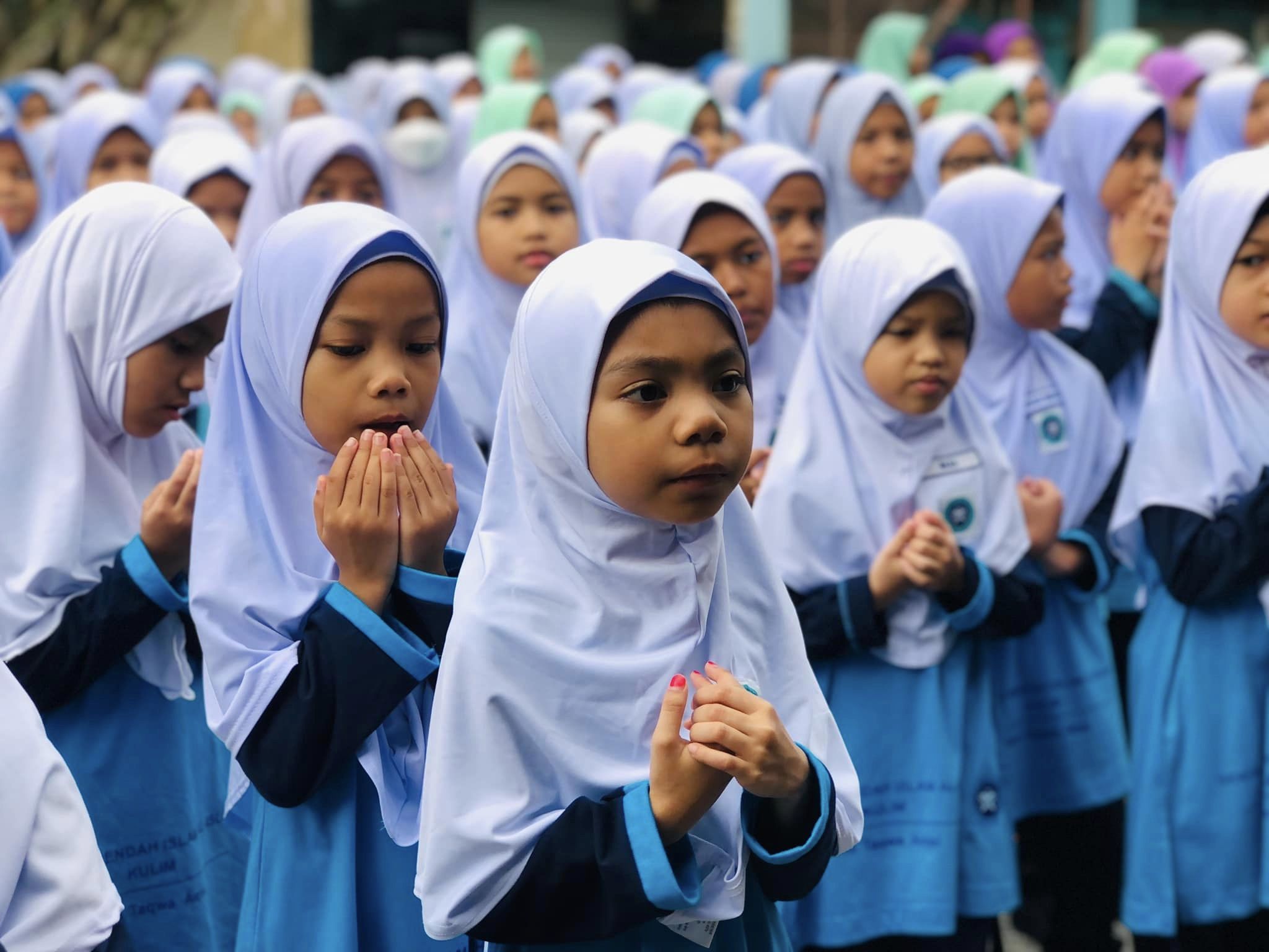 perhimpunan 2